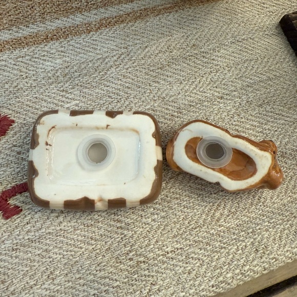 Brand NWOT Mini Dog and Bed Salt and Pepper Shakers - Picture 4 of 9